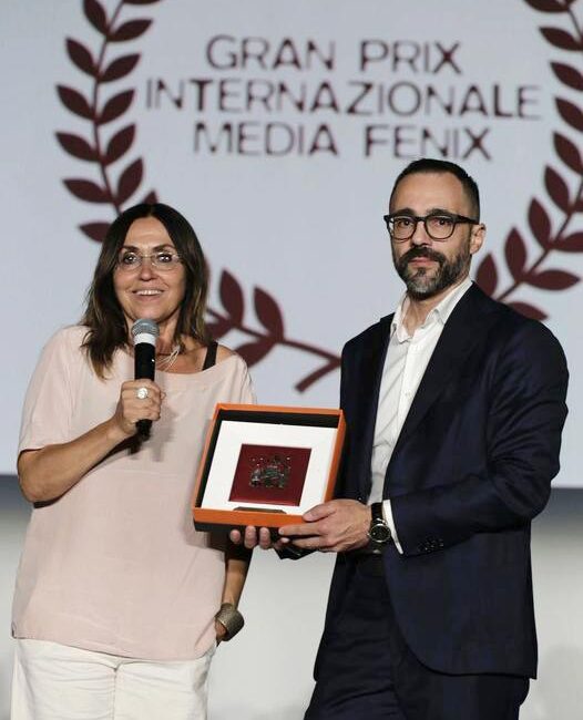 Premio Grand Prix Internazionale Media Fenix consegnato al SalinaDocFest da Davide Umilio, Cto di Media Fenix Group